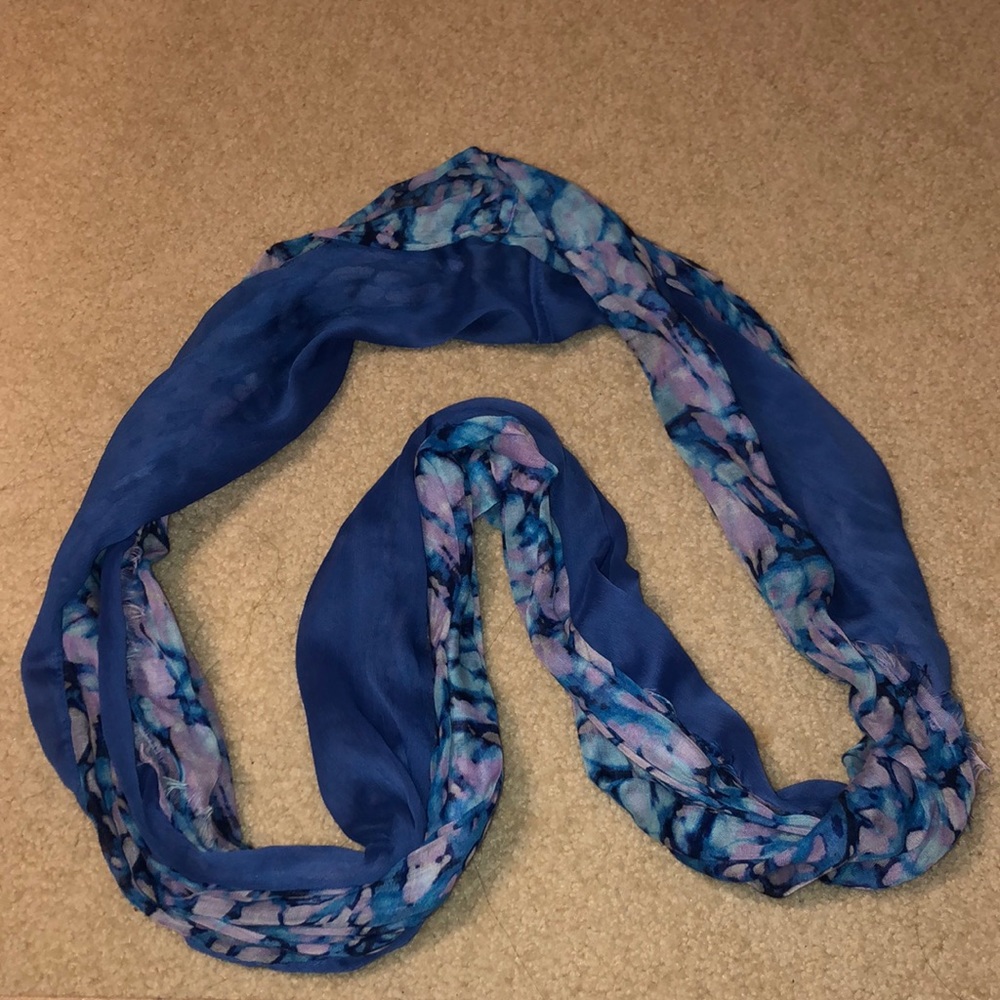 Light-Fabric Infinity Scarf - Picture 2 of 5